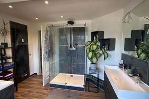Luxuriöse 3-Zimmer-Wohnung mit Wohnküche + Balkon