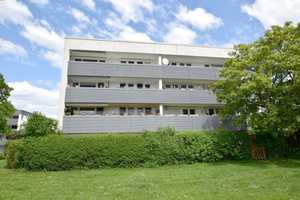 Schön geschnittene, sonnige 4-Zimmer Wohnung mit Fahrstuhl + großem Balkon... – Wolfsburg – Vorschaubild 2