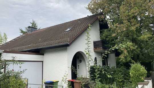 Bild von Einfamilienhaus mit Garage