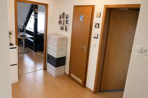     Charmante 2-Zimmer-Dachgeschosswohnung mit Holzbalken  – Kampstraße 38, 40591 Wersten, Düsseldorf – Vorschaubild 5