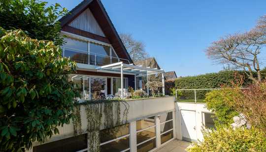 Bild von Luxus Pur! Traumhaftes EFH mit großzügigem Wohn-Essbereich samt Kamin sowie Innenpool und Sauna