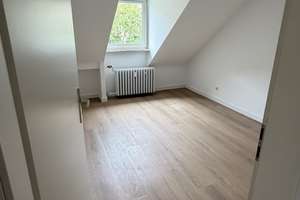  Lichtdurchflutete, sehr zentral gelegene 3-Zi.-DG-Wohnung in Düsseldorf-Zooviertel von privat – Die vollständige Adresse der Immobilie erhältst du vom Anbieter., 40239 Düsseltal, Düsseldorf – Vorschaubild 9