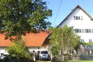 Schönes Bauernhaus mit 3 Wohneinheiten zu verkaufen – Die vollständige Adresse der Immobilie erhältst du vom Anbieter., 87700 Dickenreishausen, Memmingen – Vorschaubild 1
