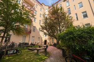Altbau-Traum im begehrten Samariterviertel: Bezugsfreie 3-Zimmer-Wohnung im Denkmalensemble – Die vollständige Adresse der Immobilie erhältst du vom Anbieter., 10247 Friedrichshain, Berlin – Vorschaubild 2