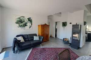 Exklusive Dachgeschosswohnung mit Balkon, Kaminofen und Wohlfühlambiente