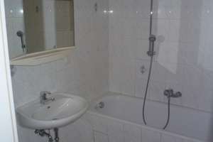 Alltagstaugliche 3 Zimmer in Wiesbaden-Biebrich – Rathausstraße 75, 65203 Biebrich, Wiesbaden – Vorschaubild 12