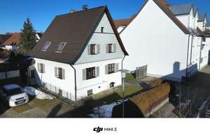 Charmantes Einfamilienhaus in ruhiger Lage – zentrumsnah in Leutkirch im Allgäu – Die vollständige Adresse der Immobilie erhältst du vom Anbieter., 88299 Leutkirch im Allgäu – Vorschaubild 2
