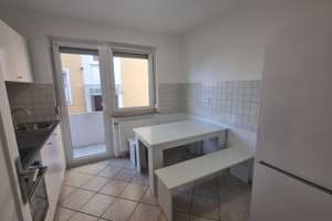 Helles WG-Zimmer in Zuffenhausen ab 15.12.25 oder 1.1.26 – Markomannenstraße 27, 70435 Zuffenhausen-Hohenstein, Stuttgart – Vorschaubild 1
