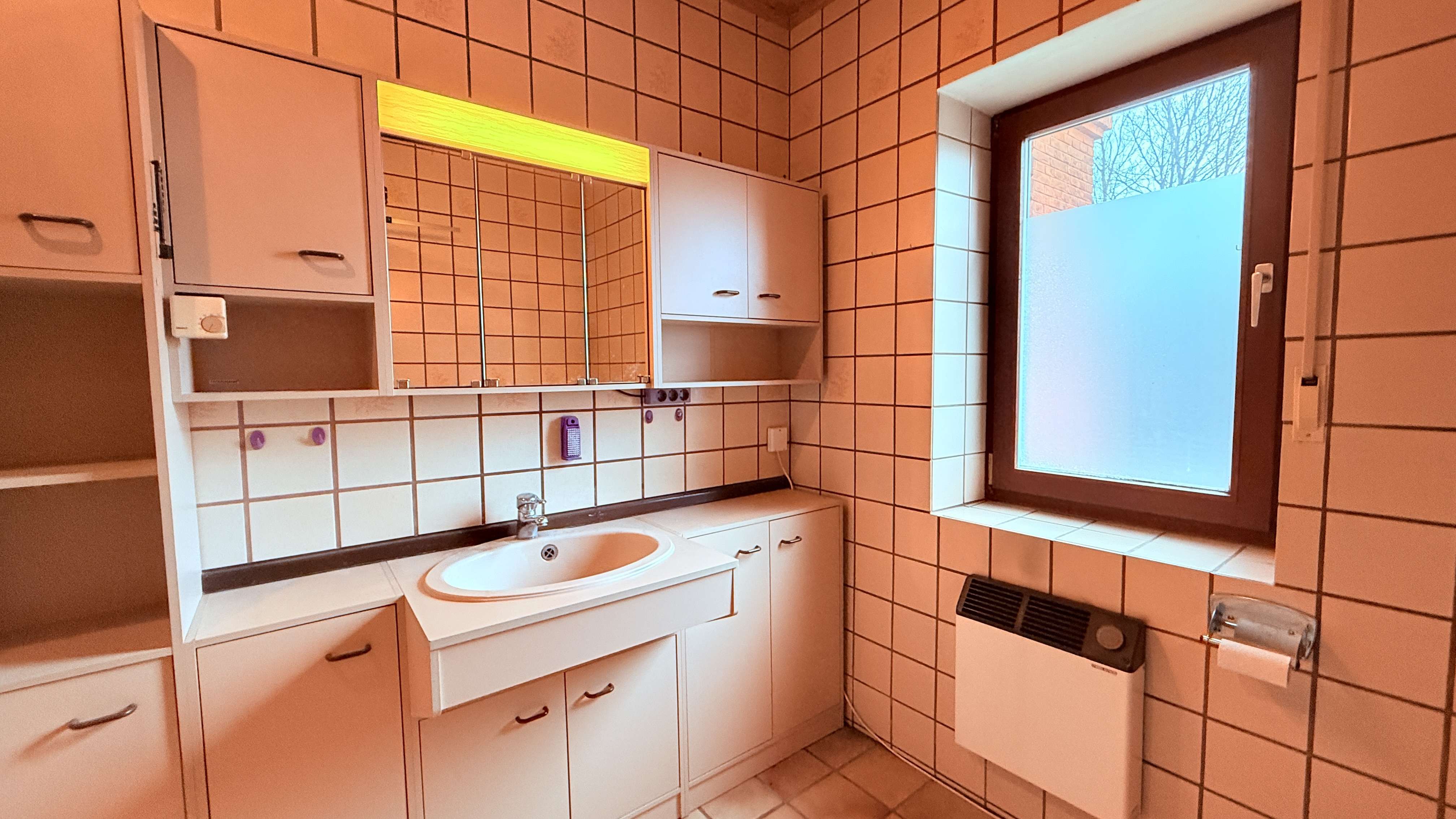 Immobilie in Eggenfelden - ... AIGNER - historisches, saniertes Bahnwärterhaus mit Carport für Individualisten mit Charme ... - Bild 13