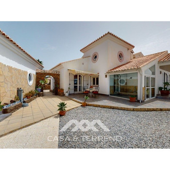 Zum Verkauf: Außergewöhnliche Villa mit Pferdeställen, Sayalonga, Andalusien