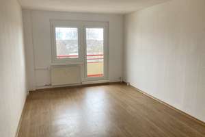 VIER Zimmer für Ihre Familie! MIT BALKON... – Birkholzer Weg 22, 39128 Neustädter Feld, Magdeburg – Vorschaubild 2