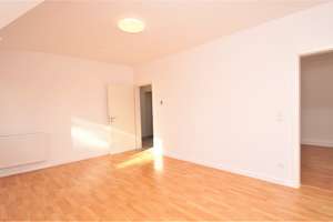 PETS ALLOWED IN FREE STANDING HOUSE! Refurbished in 2021, approx. 200 m², fenced in yard, and garage – 65199 Dotzheim, Wiesbaden – Vorschaubild 8