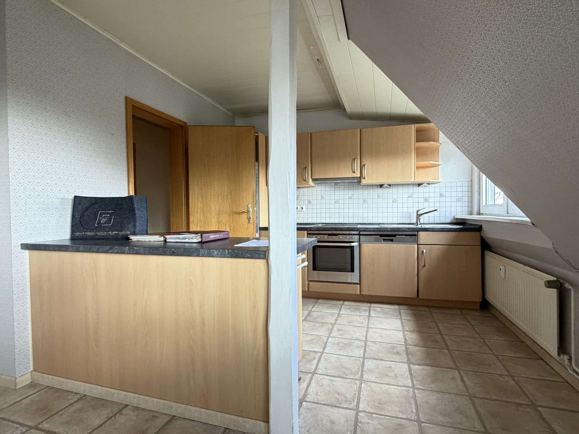 Charmante DG-Wohnung mit Ausbaupotenzial in historischem Haus – Ideal für Handwerker & Visionäre, Bottrop – Bild 4