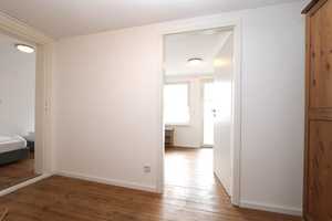 Einziehen und wohlfühlen! Modernisierte DHH mit 4 Zi., ca. 81m² Wfl, Ausbaureserve & Pachteinnahmen – Ostvorpommern (Kreis) – Vorschaubild 13