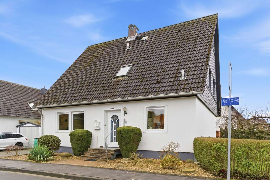 Immobilie in Swisttal - Freistehendes Einfamilienhaus mit Garten und viel Potenzial in ruhiger Lage von Ludendorf - Bild 2