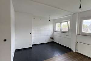 helle 2 Zimmerwohnung mit Balkon* – Hölderlinstraße 10, 47226 Rheinhausen-Mitte, Duisburg – Vorschaubild 4