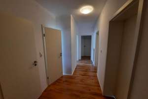 Schönes möbliertes Zimmer in 4er WG in Karlsruhe-Durlach nahe KIT – Killisfeldstraße 23, 76227 Durlach, Karlsruhe – Vorschaubild 3