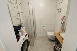 VIVO-Leben an der Uni: modernes & helles Apartment inkl. Einbauküche, Loggia & Tiefgaragenstellplatz – Otto-Hahn-Straße 36d, 93053 Galgenberg, Regensburg – Vorschaubild 4