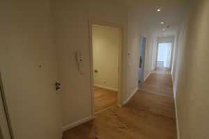Große Wohnung sucht nette Familie! Bad mit Wanne und Dusche! Balkon! Fahrstuhl! Bus System – Fichtestraße 39, 39112 Magdeburg – Vorschaubild 8