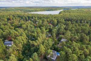 Top ausgestattete Bauhaus-Villa in bezaubernder Wald- und Seenlandschaft – Pool, PV, Kamin, SIEMATIC – Die vollständige Adresse der Immobilie erhältst du vom Anbieter., 14476 Groß Glienicke, Potsdam – Vorschaubild 13