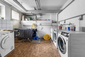 Drei-Familienhaus mit 13 Garagen inklusive Bauland
IN TUTTLINGEN – Die vollständige Adresse der Immobilie erhältst du vom Anbieter., 78532 Tuttlingen – Vorschaubild 56