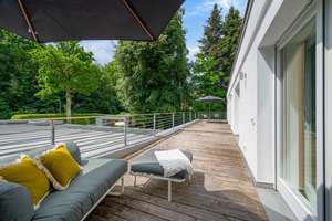 Weitläufig und lichterfüllt: Luxuriöses Familiendomizil mit Pool und traumhaftem Garten – Die vollständige Adresse der Immobilie erhältst du vom Anbieter., 81479 Solln, München – Vorschaubild 9