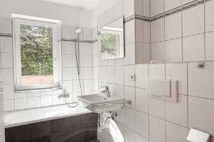 Tolle 1-Raum-Wohnung in Bernsdorf – Rosenbergstraße 5, 9126 Chemnitz – Vorschaubild 3