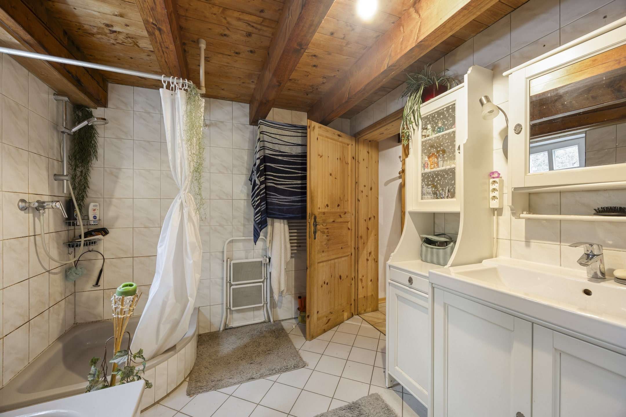 Immobilie in Kirchen (Sieg) - Seltenes Schmuckstück * Wohnen mit Geschichte und Komfort am Fuße der Freusburg * mit großer Scheune - Bild 14