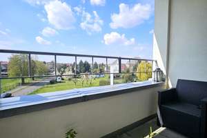 +++ Ein sonniger Traum - lichtdurchflutete 2 Zi. DG-WE mit Dachbalkon, Stpl.  &  Blick ins Grüne+++