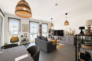 Lichtdurchflutete 2-Zimmer-Wohnung mit moderner Einbauküche – Fritz-Bauer-Straße 15, 53123 Duisdorf, Bonn – Vorschaubild 2