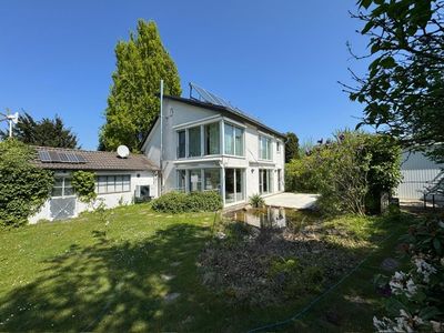 A+ = Fast keine Energiekosten: Effizienshaus in herrlicher Grünlage von Ratingen-Ost