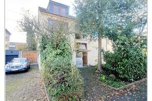 ***** Tolles MFH, hervorragende Möglichkeiten, hochwertige Lage + großer Garten in Köln- Weiden