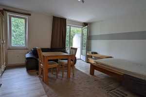 Ab 1. August! Besichtigung heute Abend! Teilmöbliertes Apartment, Balkon und EBK - Piccoloministraße – München – Vorschaubild 3
