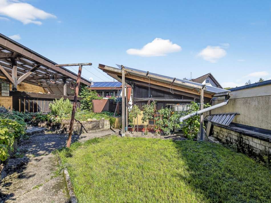 Garten mit Gartenhaus