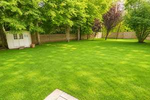 Familienidylle auf außergewöhnlichem Grundstück – stilvolles Wohnen mit sonniger Terrasse! – Die vollständige Adresse der Immobilie erhältst du vom Anbieter., 82031 Grünwald – Vorschaubild 4
