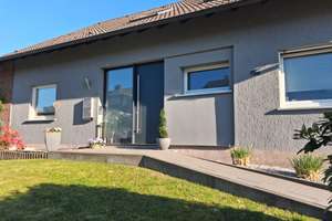 Helle 3,5-Zimmer-DG-Wohnung | 105 m² | Süd-Loggia | 2 Bäder | Stellplatz