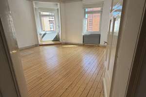 RB2! Lichtdurchflutete 3-Zimmerwohnung in gepflegtem Altbau! – Die vollständige Adresse der Immobilie erhältst du vom Anbieter., 61169 Friedberg (Hessen) – Vorschaubild 1