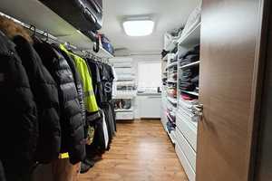 Charmante Doppelhaushälfte mit Einliegerwohnung, 4-Stellplatz-Garage und 859 m² Grundstück – Hof – Vorschaubild 14