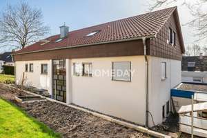 Solide vermietetes Mehrfamilienhaus mit 6 Wohneinheiten, Garten und Doppelgarage in ruhiger Hanglage – Die vollständige Adresse der Immobilie erhältst du vom Anbieter., 72766 Mittelstadt, Reutlingen – Vorschaubild 2