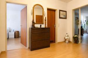 Nur wenige Meter zum Stadtwald! Geräumige 3-Zimmer-Wohnung mit Grünblick-Loggia und Einzelgarage – Die vollständige Adresse der Immobilie erhältst du vom Anbieter., 47803 Inrath/Kliedbruch, Krefeld – Vorschaubild 3