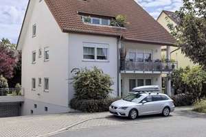 Hübsche 4 Zimmer Maisonette Wohnung mit Küche und  Loggia