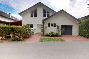 Großzügiges Haus in ruhiger und begehrter Lage von Kaiserswerth.