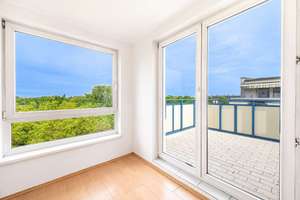 ⭐️ Dachgeschoss-Traum mit Blick auf den Weißensee - Helle 3-Zi Whg mit großer Dachterrasse – Die vollständige Adresse der Immobilie erhältst du vom Anbieter., 13088 Weißensee, Berlin – Vorschaubild 2