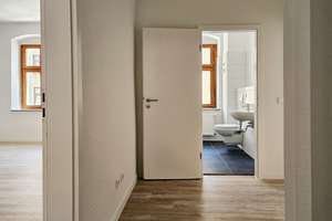 Mit Video: Frisch saniert - 2 Zimmer mit Tageslichtbad und Einbauküche! – Sankt-Michael-Straße 5, 39112 Sudenburg, Magdeburg – Vorschaubild 2