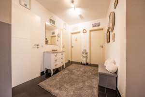Seltene Gelegenheit: Attraktive 4-Zimmer-Wohnung mit Balkon in gefragter Wohnlage – Die vollständige Adresse der Immobilie erhältst du vom Anbieter., 41189 Wickrath-Mitte, Mönchengladbach – Vorschaubild 2