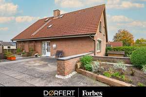 Ein Zuhause mit Charakter – großzügige Maisonettewohnung zwischen Altstadt und Ostsee