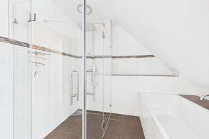 Direkt einziehen & wohlfühlen! Hochwertiges EFH mit Garten und exklusiver Ausstattung in Wiesbaden! – Die vollständige Adresse der Immobilie erhältst du vom Anbieter., 65187 Biebrich, Wiesbaden – Vorschaubild 38