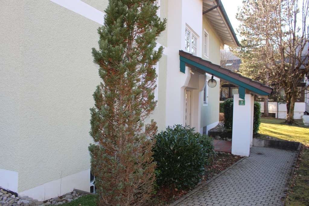 Immobilie in Aschau im Chiemgau - Elegante Wohnung (ca. 88,33m²) mit Blick zur Kampenwand und sep. Gästeappartement (ca. 38,47m²) - Bild 2