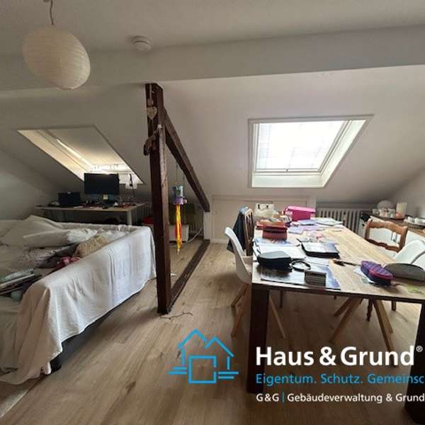 *** Attraktives u. solides Mehrfamilienhaus - mit Garagen - Aachener Innenstadt ***