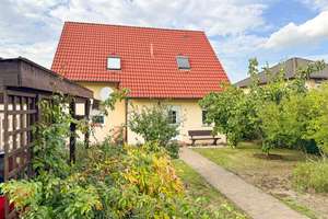 kurze Wege für den Alltag - Bj. 2003 | Gäste-WC | Tageslichtbad | gepflegter Garten | Doppelcarport – 4319 Engelsdorf, Leipzig – Vorschaubild 6
